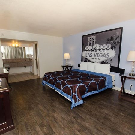 Super 8 By Wyndham Las Vegas North Strip/Fremont St. Area Экстерьер фото