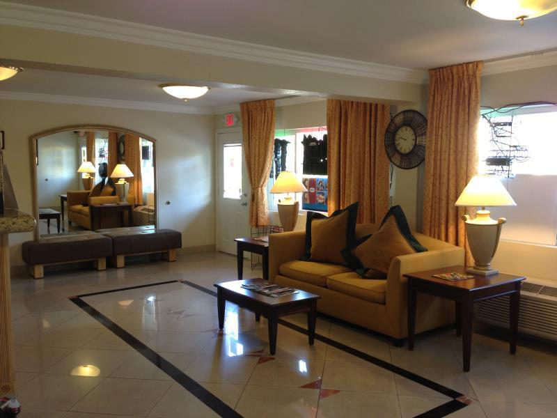 Super 8 By Wyndham Las Vegas North Strip/Fremont St. Area Экстерьер фото