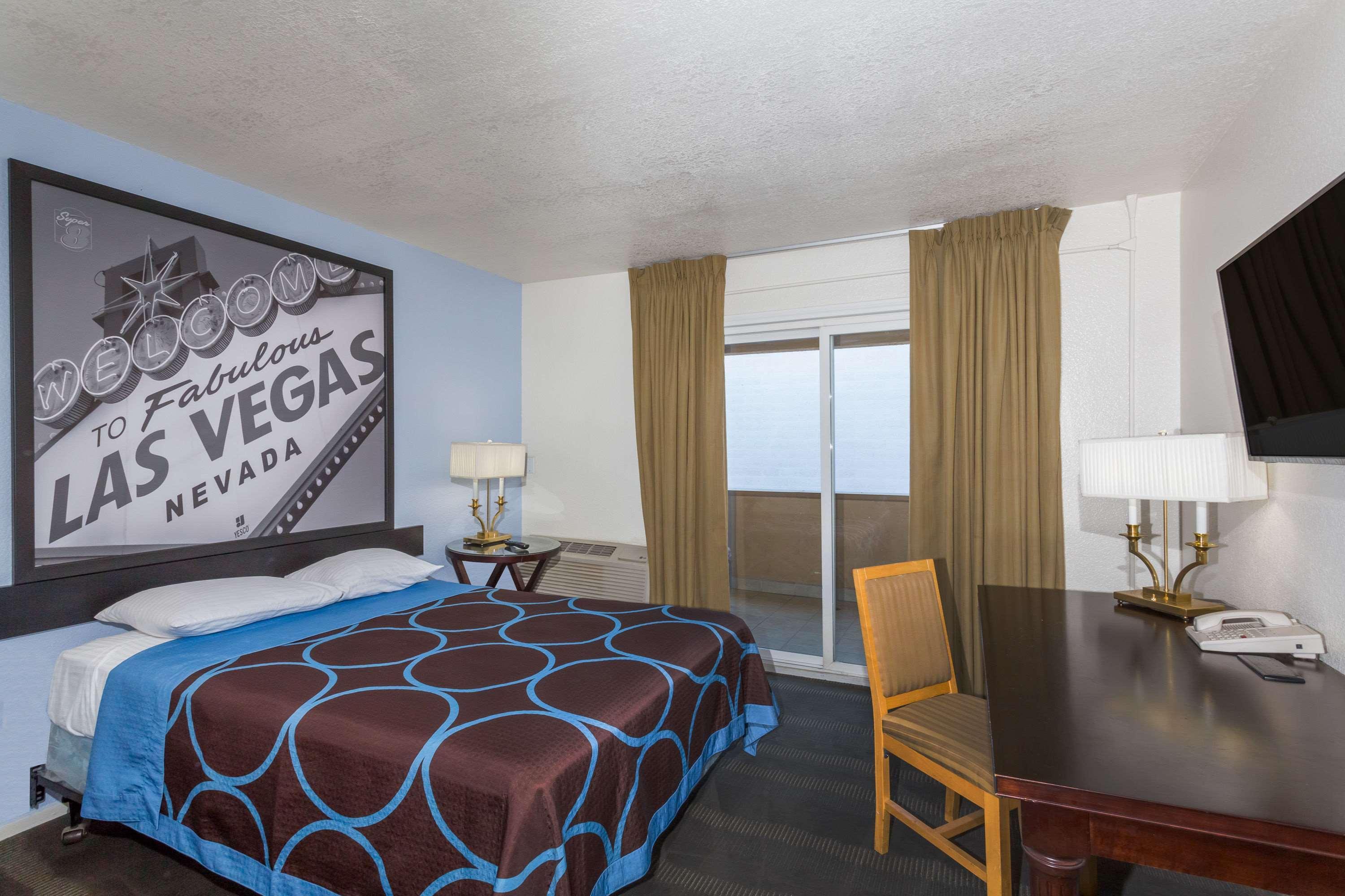 Super 8 By Wyndham Las Vegas North Strip/Fremont St. Area Экстерьер фото