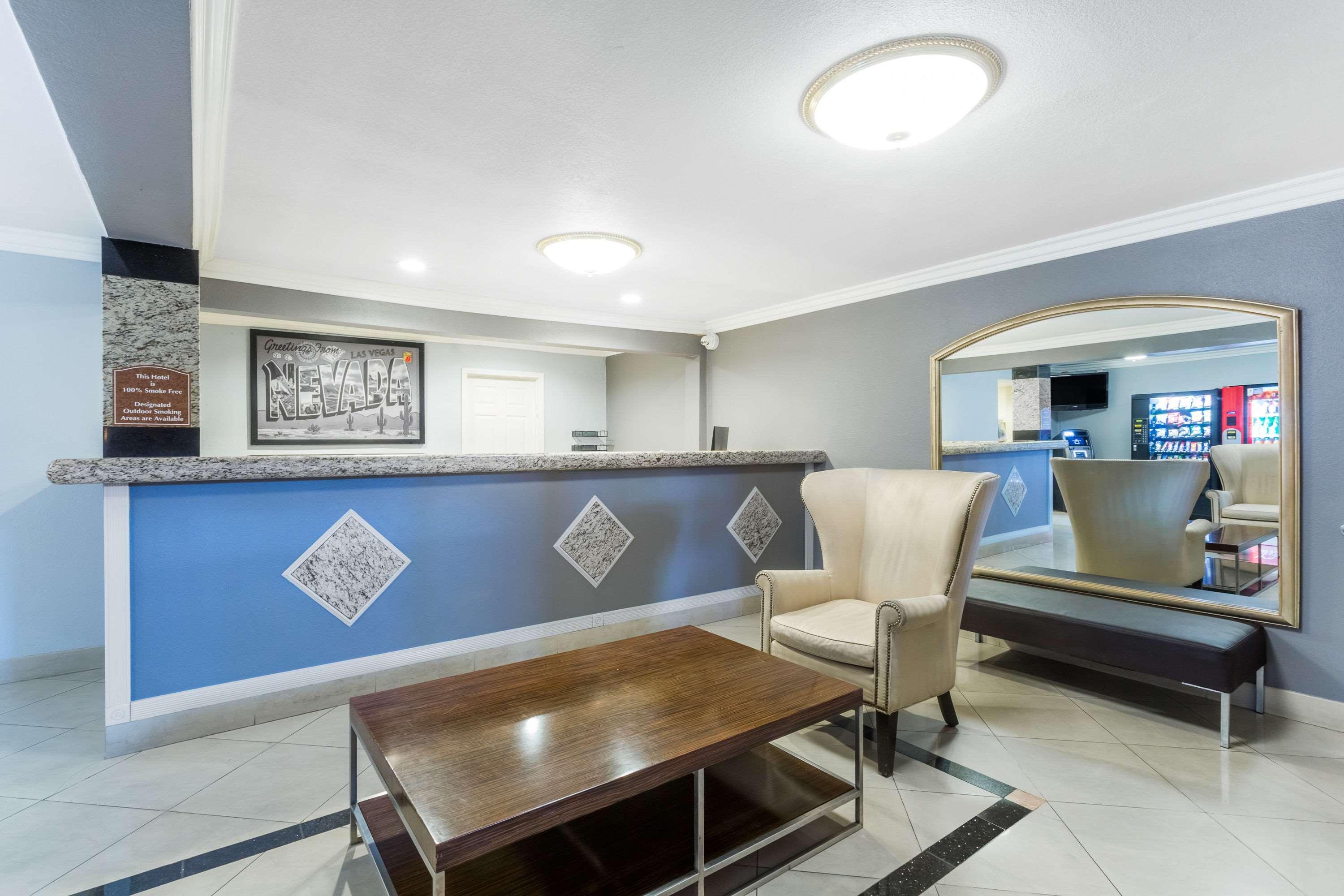 Super 8 By Wyndham Las Vegas North Strip/Fremont St. Area Экстерьер фото