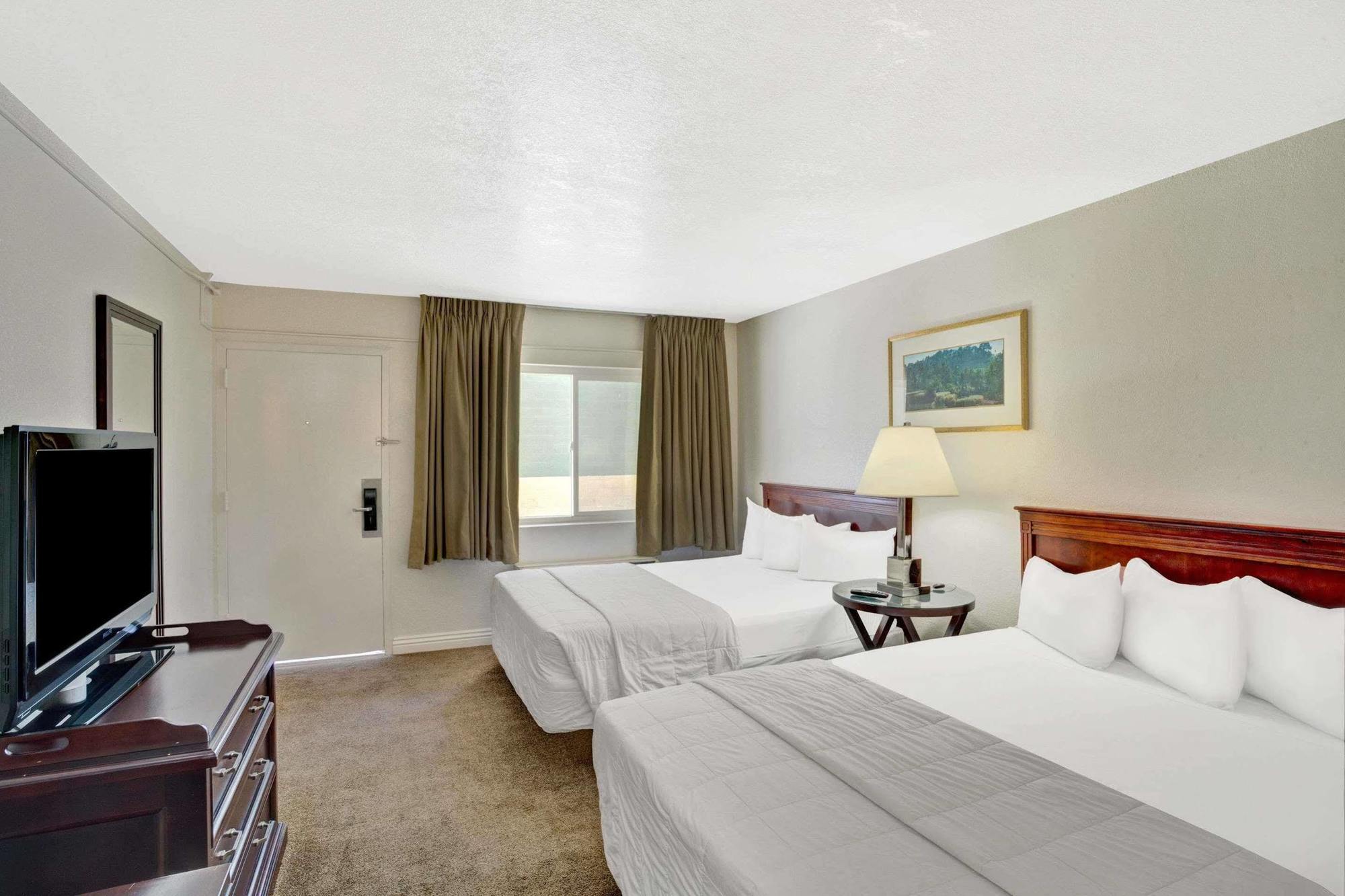 Super 8 By Wyndham Las Vegas North Strip/Fremont St. Area Экстерьер фото