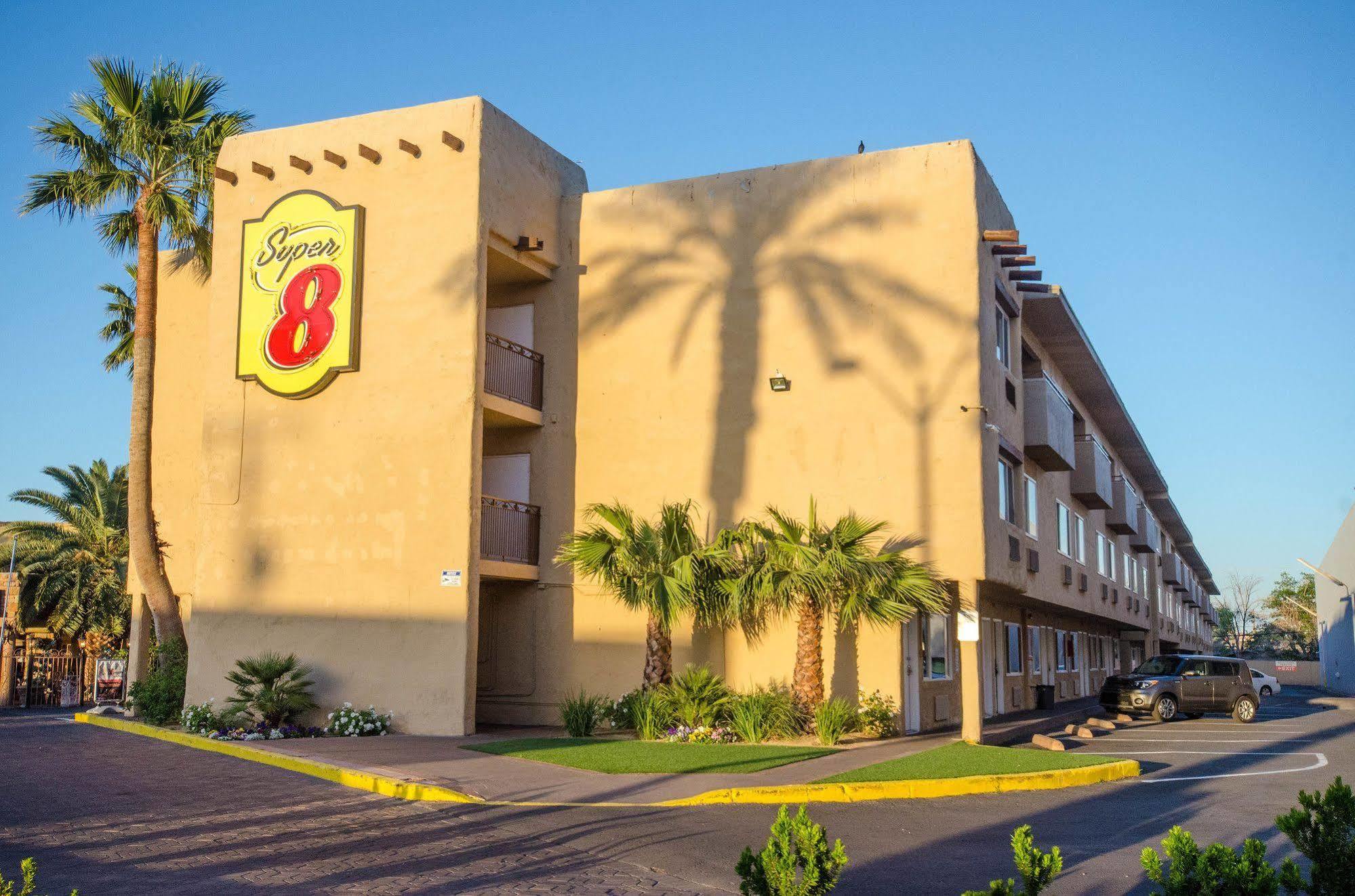 Super 8 By Wyndham Las Vegas North Strip/Fremont St. Area Экстерьер фото