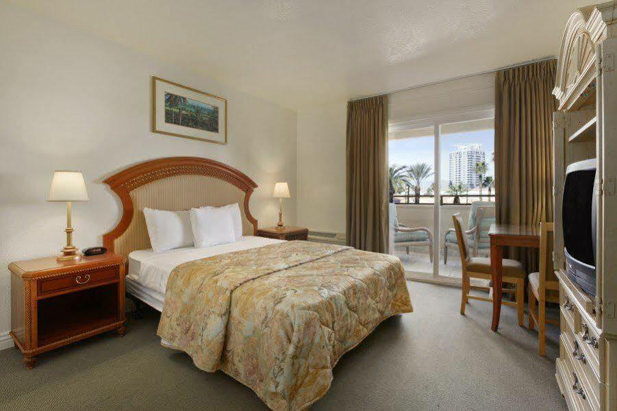 Super 8 By Wyndham Las Vegas North Strip/Fremont St. Area Экстерьер фото